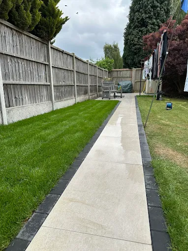 PT Paving patio and garden detail